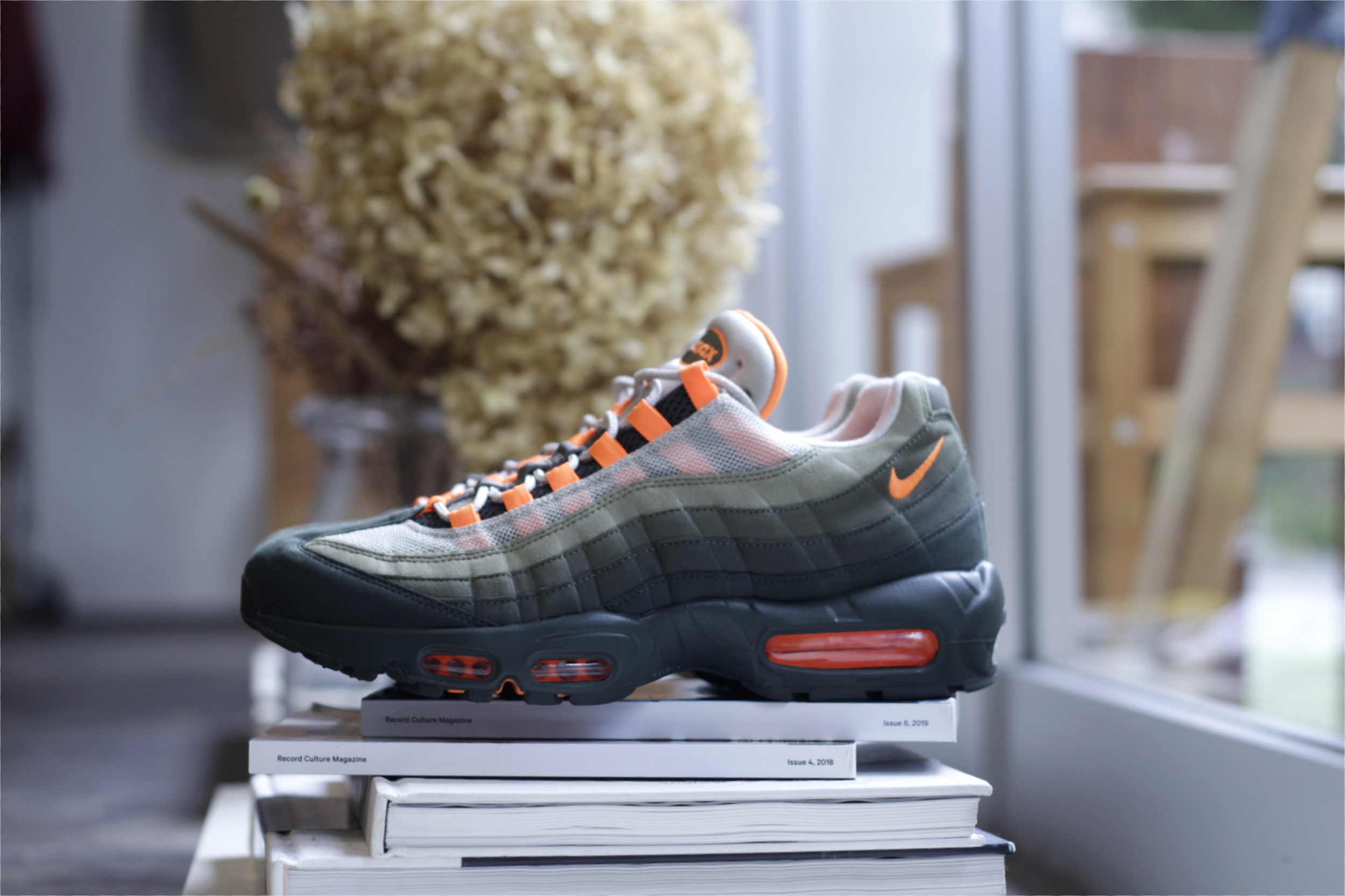 Nike air max 95 og string deals